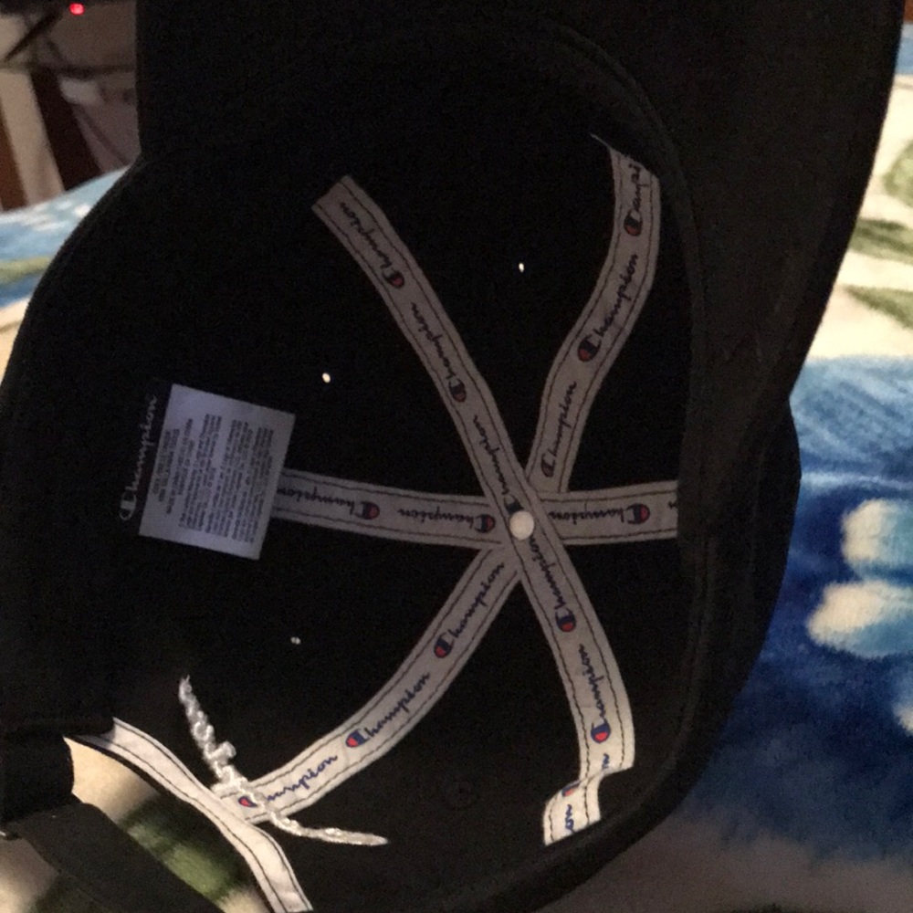 Champion Dat Hat. - Picture 3 of 3